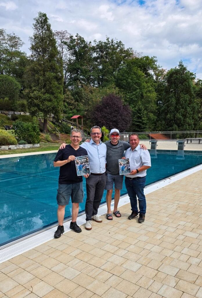Poldi Denk, Bürgermeister Peter Hießberger, Thomas Putzer und Vizebürgermeister Manuel Erber freuen sich auf den Sommerabend im Waldbad©Gemeinde Wölbling.jpeg